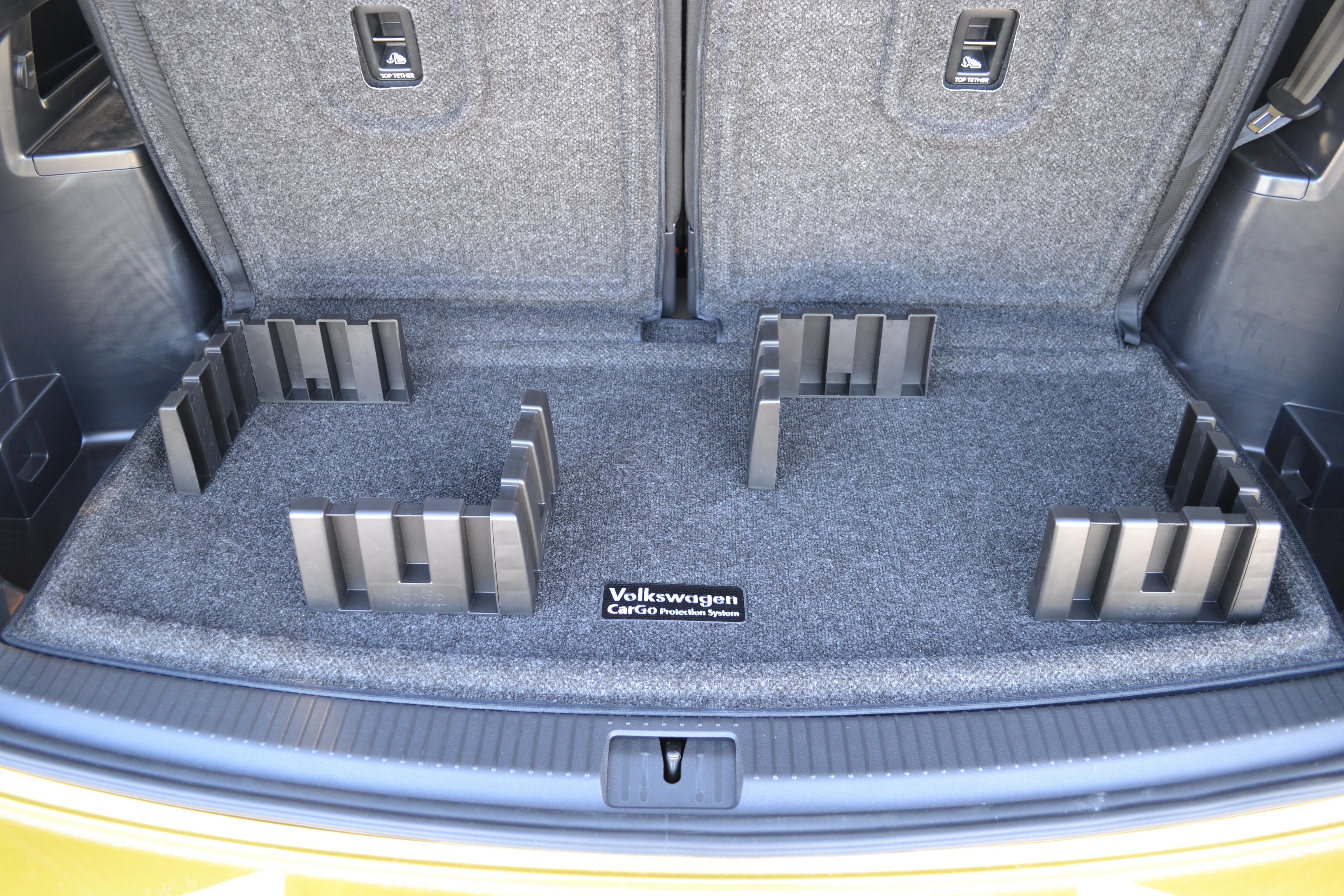 2021 Volkswagen Atlas Heavy Duty Trunk Liner And Extended Seat Back Cover With Cargo Blocks 